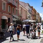 Cavour Living